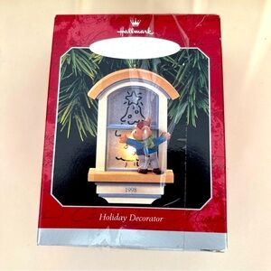 VINTAGE Hallmark Keepsake 1998 Holiday Decorator Mouse Ornament - NEW